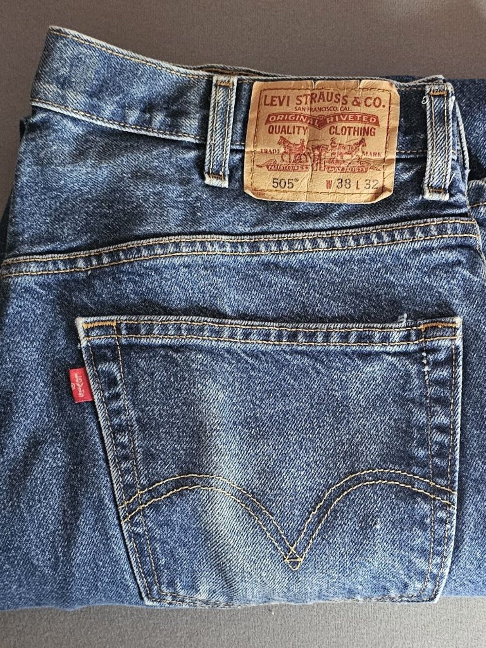 Levi's 505 Regular Fit Jean for Men, Size 38 x 32 inch - Medium Stonewash - Picture 3 of 5